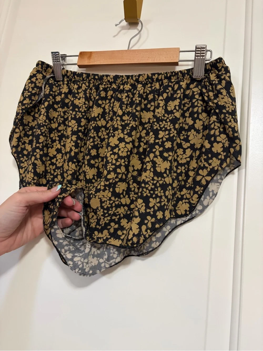 2-piece Set🌼🖤Sexy & Cool Floral High-Waist High Cut Hip Sleep Shorts & Bra🖤🌼_9